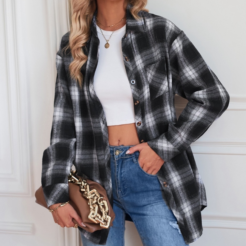 BACK IN STOCK! 🔥White Plaid Curved Hem Longline Shirt